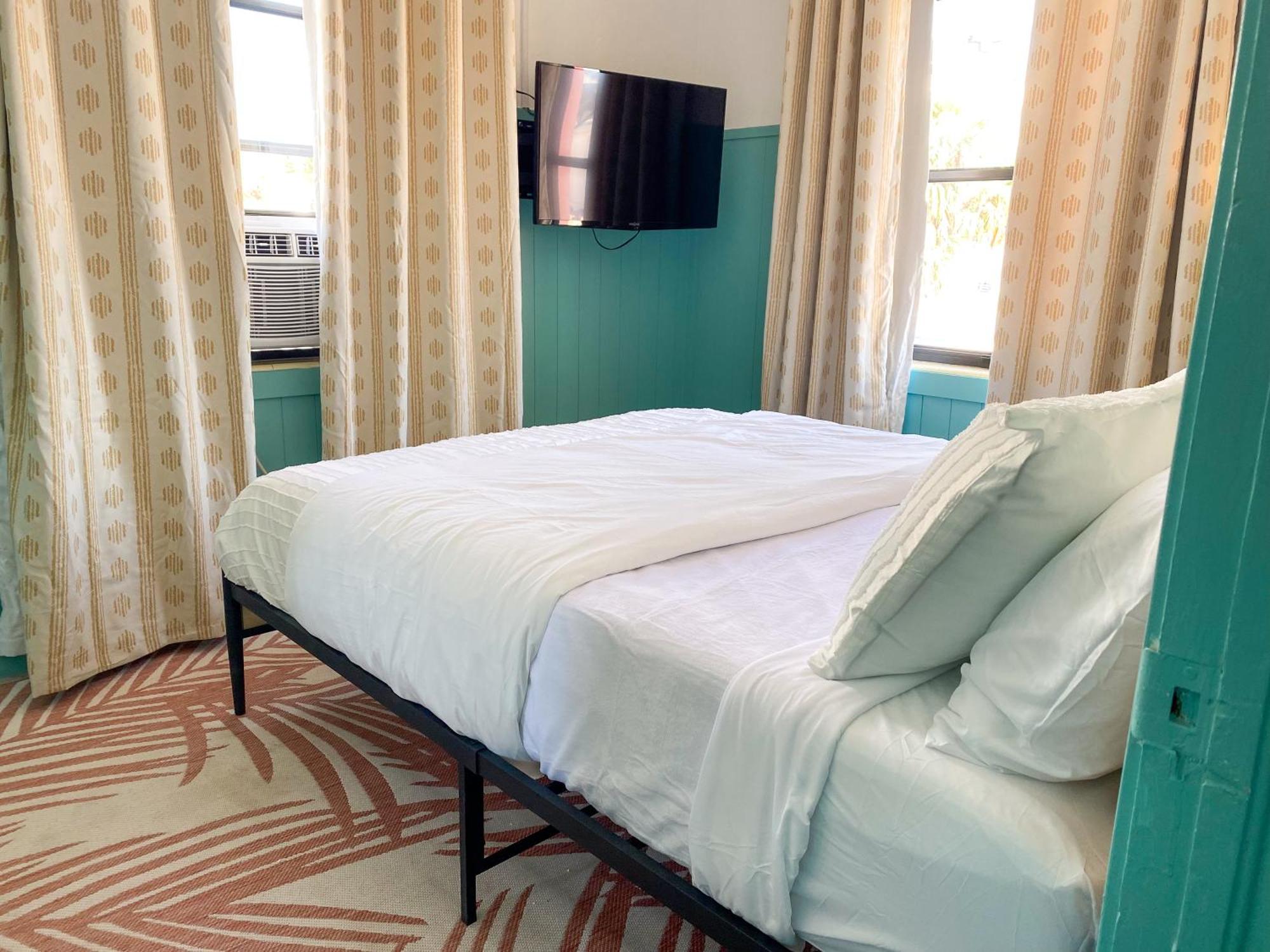 Oasis Palms Resort 圣徒皮特海滩 外观 照片
