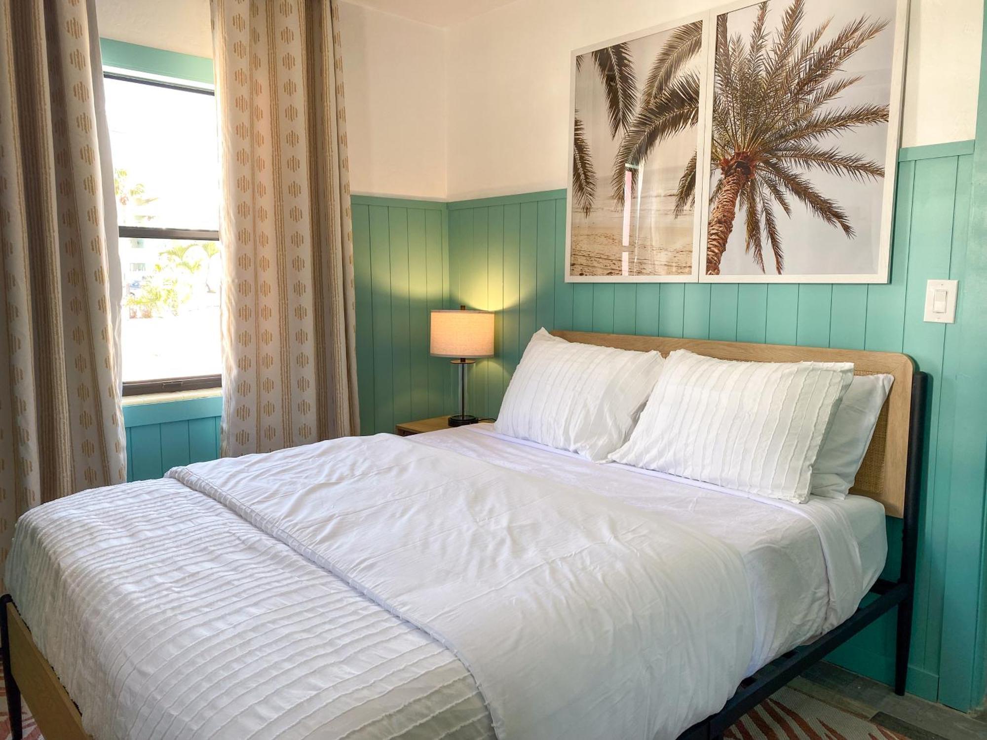 Oasis Palms Resort 圣徒皮特海滩 外观 照片