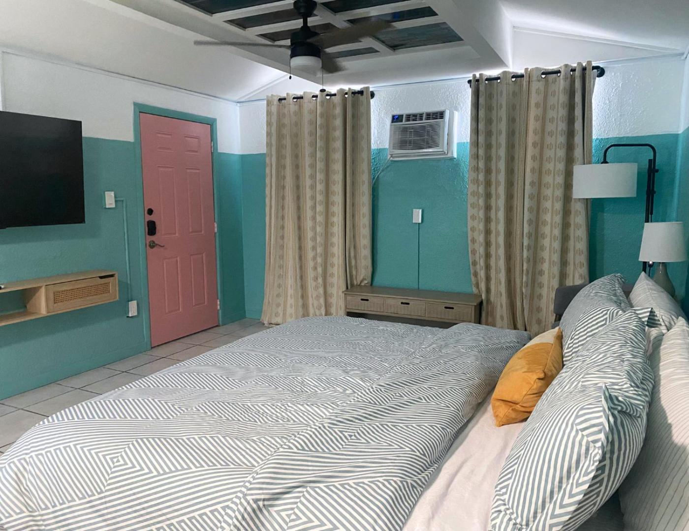 Oasis Palms Resort 圣徒皮特海滩 外观 照片