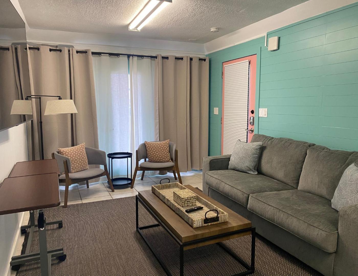Oasis Palms Resort 圣徒皮特海滩 外观 照片