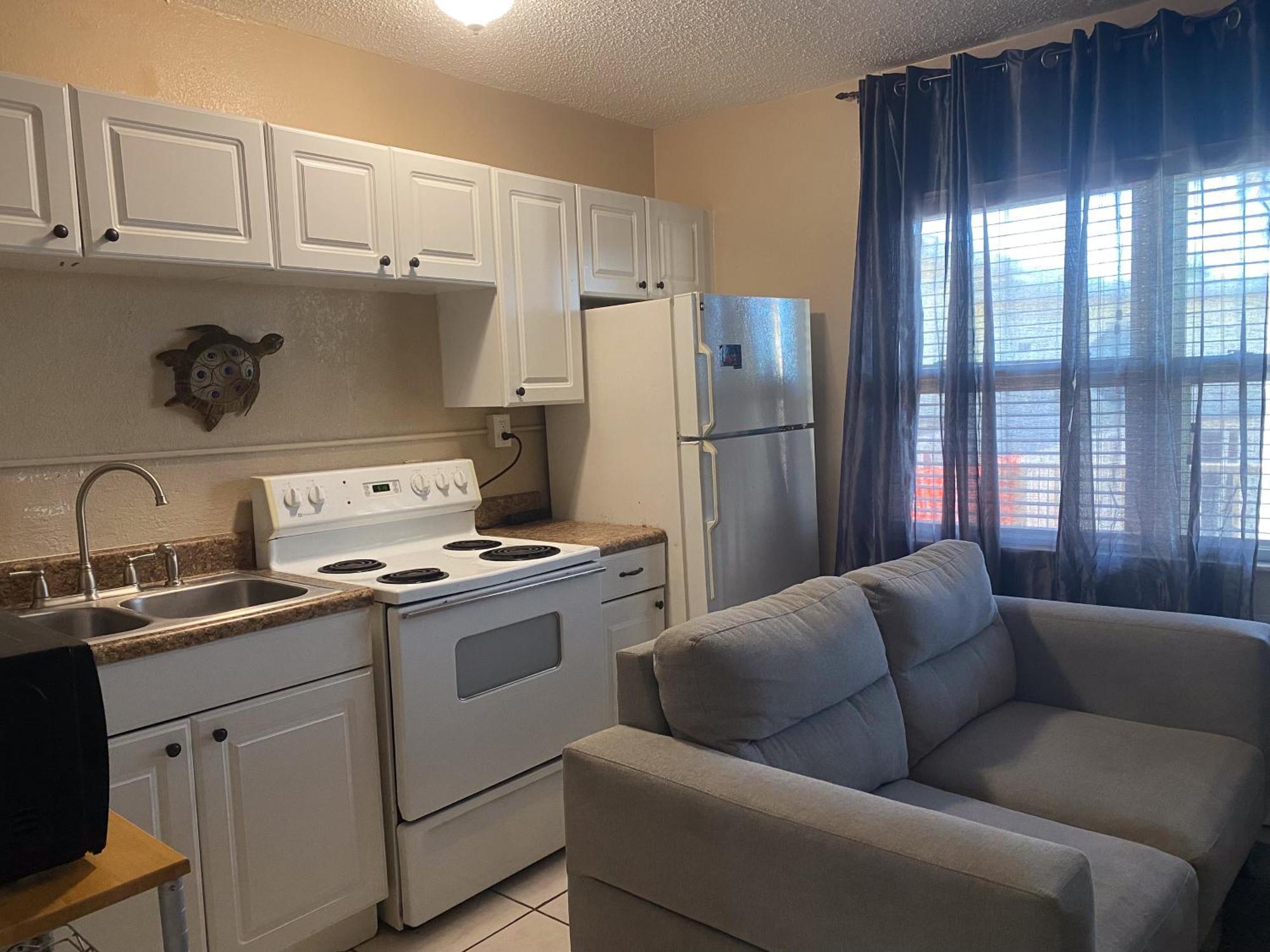 Oasis Palms Resort 圣徒皮特海滩 外观 照片