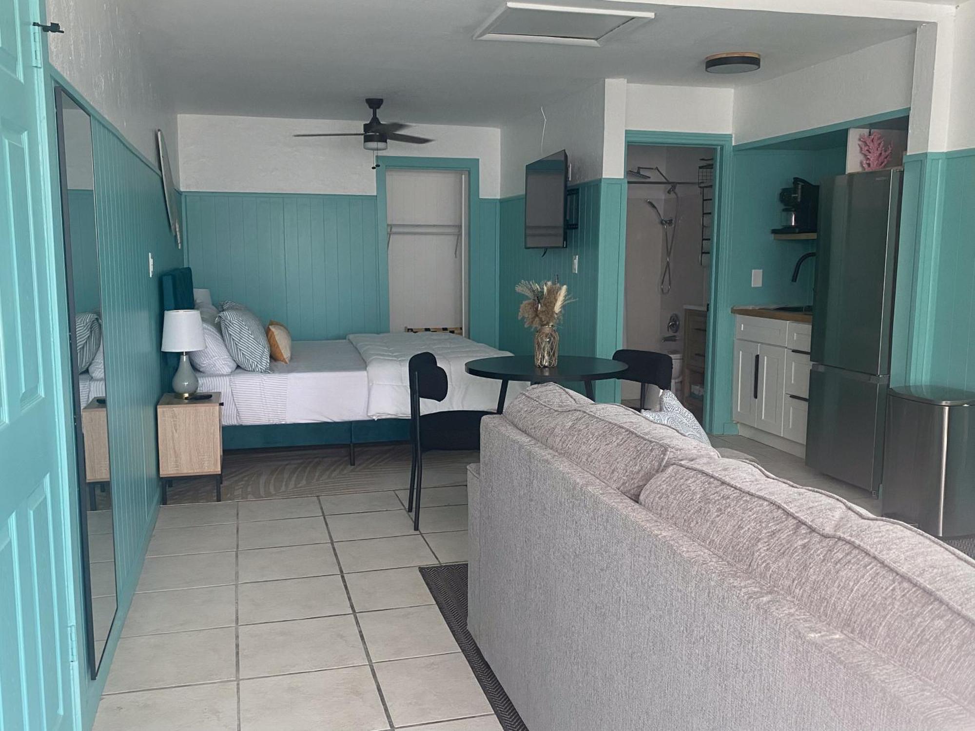 Oasis Palms Resort 圣徒皮特海滩 外观 照片